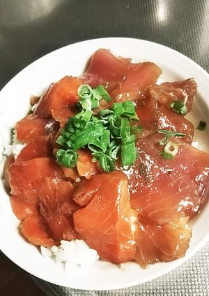 調理簡単 サーモンとマグロの漬け丼-レシピのメイン写真