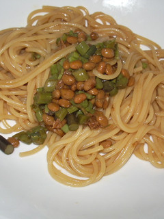 激ウマ!とろねば☆納豆と蕨のスパゲティ-レシピのメイン写真