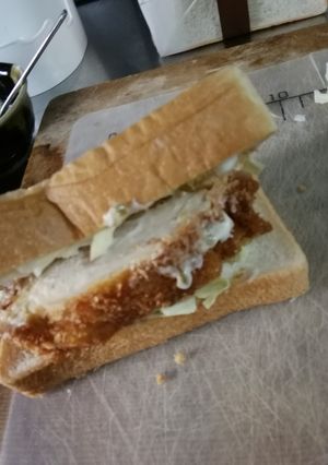 昨日のチキンカツでカツサンドの朝ご飯-レシピのメイン写真