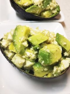 簡単おつまみ!アボカドと豆腐のたらこ和え-レシピのメイン写真