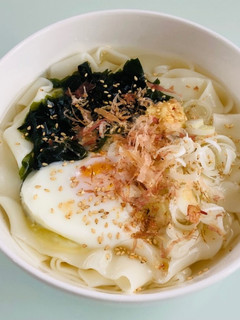 簡単ヘルシー☆温玉乗せ冷やし白だしうどん-レシピのメイン写真