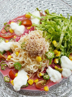夏を楽しめ!ハッピーピンク冷やしラーメン-レシピのメイン写真