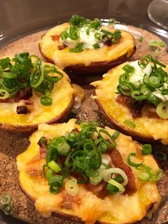 チーズとベーコンの旨味☆ポテトスキン-レシピのメイン写真