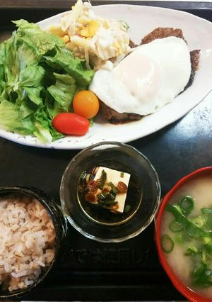 夕飯(7/13)目玉焼きハンバーグ-レシピのメイン写真
