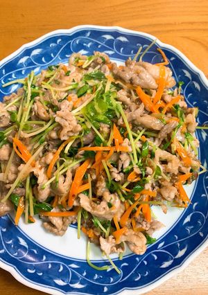 豚コマと豆苗のオイマヨ炒め-レシピのメイン写真