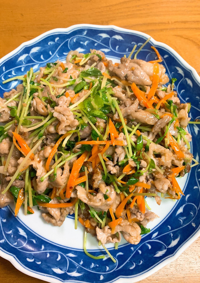豚コマと豆苗のオイマヨ炒め-レシピのメイン写真