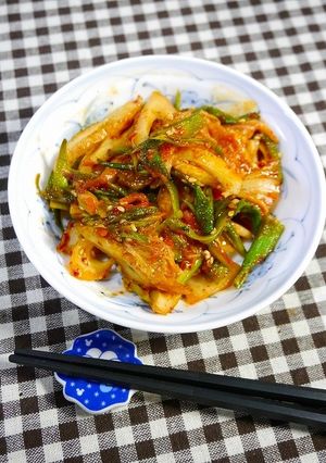 簡単！オクラと竹輪の甘辛キムチ炒め-レシピのメイン写真