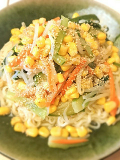 たっぷりナムルのせモッチリ冷やしラーメン-レシピのメイン写真