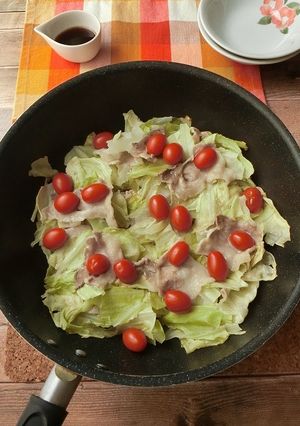 材料4つ★キャベツと豚肉の重ね蒸し-レシピのメイン写真