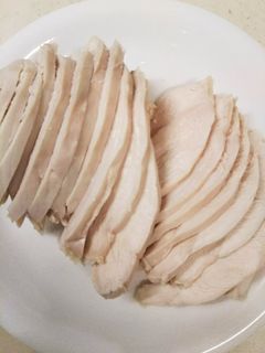 シンプルな茹で鶏(胸肉)-レシピのメイン写真