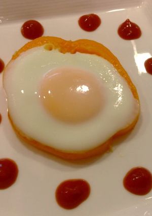 可愛いすぎる！【パプリカ】目玉焼き-レシピのメイン写真