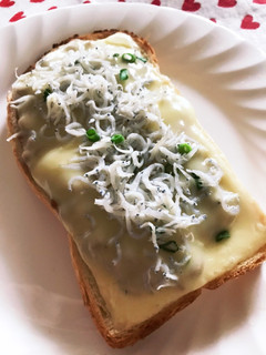 カルシウムたっぷり♡納豆チーズトースト-レシピのメイン写真