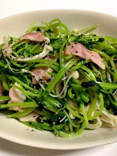 豆苗とベーコンのにんにく炒め-レシピのメイン写真