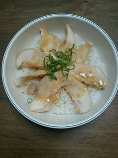 やわらかチャーシュー風蒸し鶏の味噌丼-レシピのメイン写真