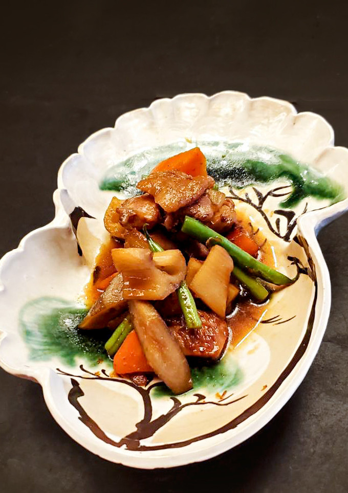 鶏肉と根菜の黒酢炒め【うなぎだれ使用】-レシピのメイン写真