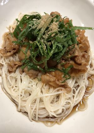 豚バラ肉と玉ねぎのピリ辛素麺-レシピのメイン写真
