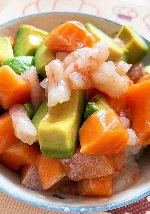 アボガドサーモン海老の白だし漬け丼-レシピのメイン写真