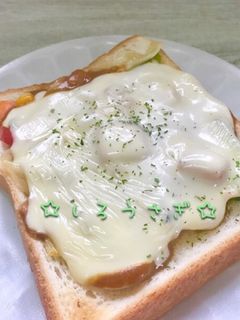 野菜炒めプラスで♬カレーチーズトースト♡-レシピのメイン写真
