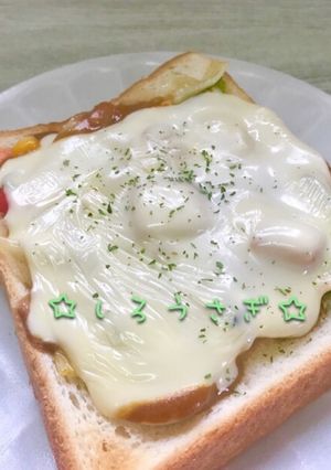 野菜炒めプラスで♬カレーチーズトースト♡-レシピのメイン写真