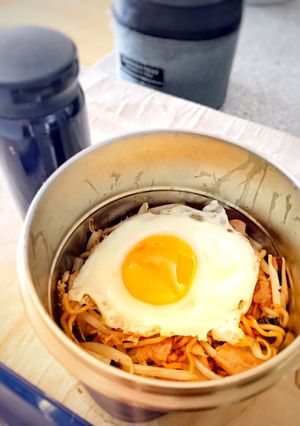 目玉焼きのっけパリパリ焼きそば弁当-レシピのメイン写真