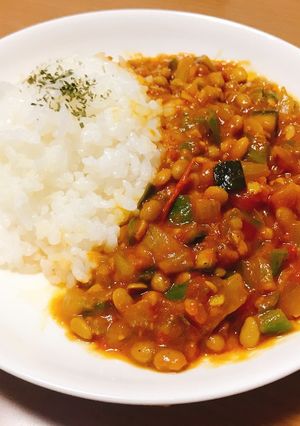 夏野菜たっぷりの納豆ドライカレー-レシピのメイン写真