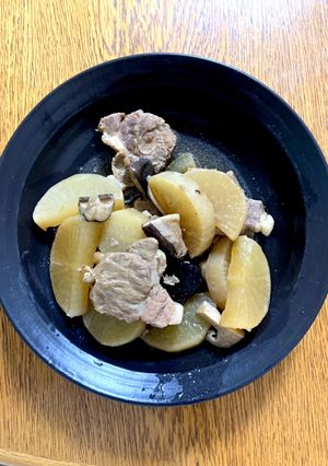 シンプルな材料で☆豚肉と大根の煮物-レシピのメイン写真