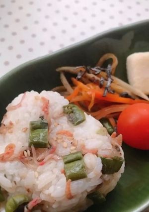 ししとうとじゃこのふりかけでおにぎりを-レシピのメイン写真