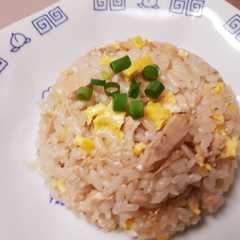 รูปของ 焦がしネギの✨炊き込みツナチャーハン