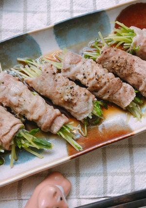 レンチンで簡単★豚肉の豆苗巻き-レシピのメイン写真