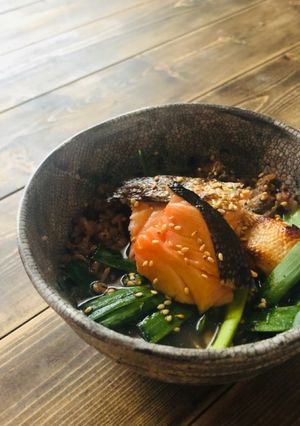 焼鮭とニラの冷やし出汁茶漬け-レシピのメイン写真