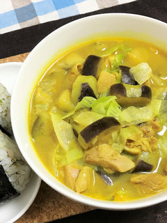 茄子鶏肉レタスの和風カレースープ-レシピのメイン写真