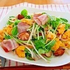 รูปของ ささげ菜とベーコンのふわ玉炒め
