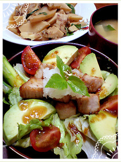 アボカドとマグロステーキのサラダ丼-レシピのメイン写真