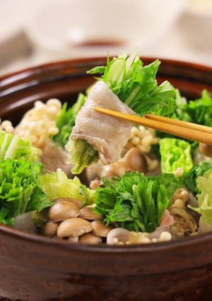 薄切り肉で！野菜たっぷり♪くるくる鍋-レシピのメイン写真