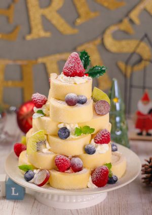 ミニロールケーキで♪クリスマスツリー☆-レシピのメイン写真