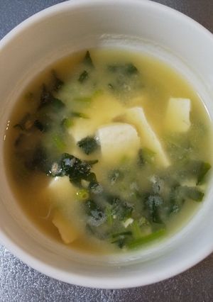 切り方で美味しい！小松菜の味噌汁-レシピのメイン写真