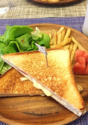 【簡単フライパンでハムチーズホットサンド-レシピのメイン写真