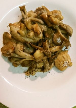 鶏ももと舞茸のレモン炒め-レシピのメイン写真