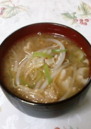ピリカラ　豚キムチ 食べるお味噌汁-レシピのメイン写真