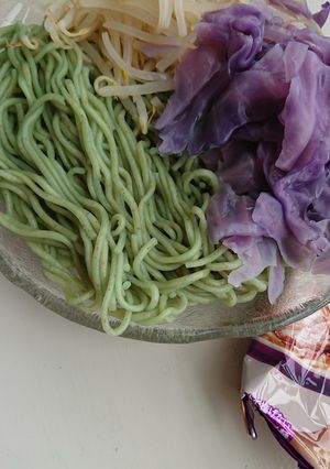 緑色の麺-レシピのメイン写真