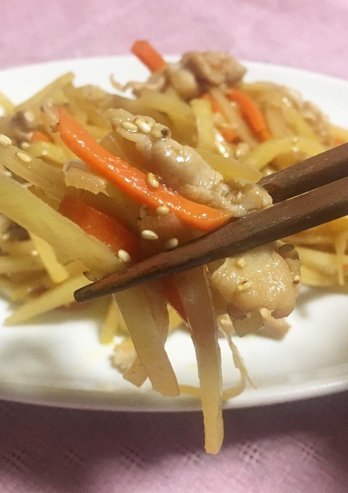 大根の皮と豚肉のきんぴら☆大量消費☆節約-レシピのメイン写真