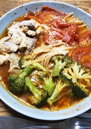 電子レンジ一皿調理トマト鶏肉スープパスタ-レシピのメイン写真