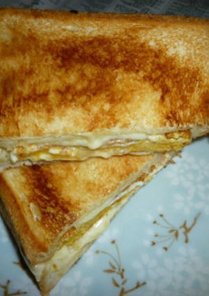 だし巻き卵とチーズのホットサンド-レシピのメイン写真