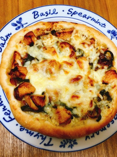 生地から手作り手ごね照り焼きチキンピザ-レシピのメイン写真