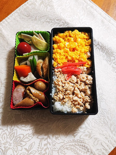 鶏そぼろのお弁当です-レシピのメイン写真