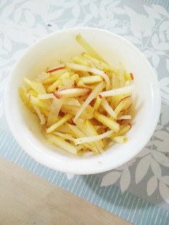 簡単!じゃが芋とりんごの胡麻和え-レシピのメイン写真