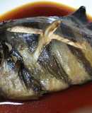 旨味がたっぷりの石鯛の煮付け