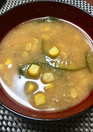 とうもろこしとズッキーニの味噌汁-レシピのメイン写真
