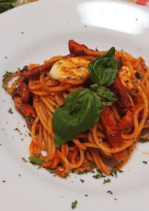 簡単！カプレーゼ風トマトソースパスタ-レシピのメイン写真