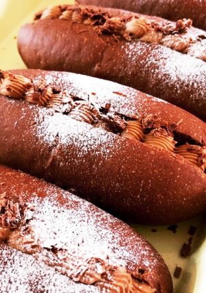 チョコクリームと板チョコサンドココアパン-レシピのメイン写真